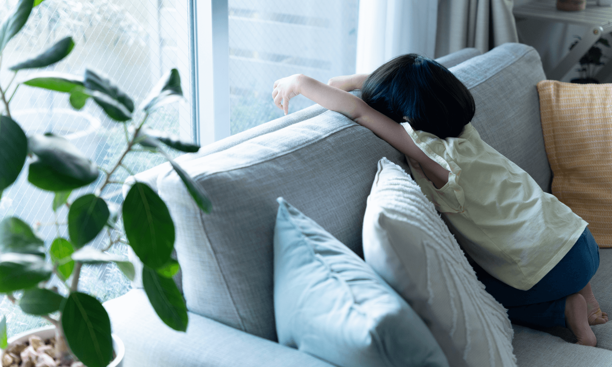 ひとりで抱え込む親子のイメージ